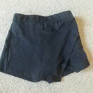 Black skirt /skort